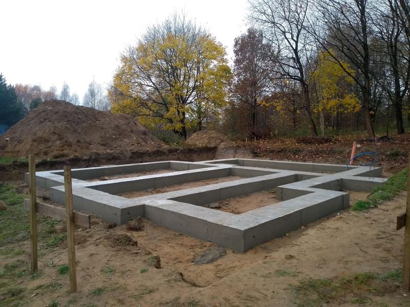 Jak skutecznie kopać fundamenty koparką krok po kroku