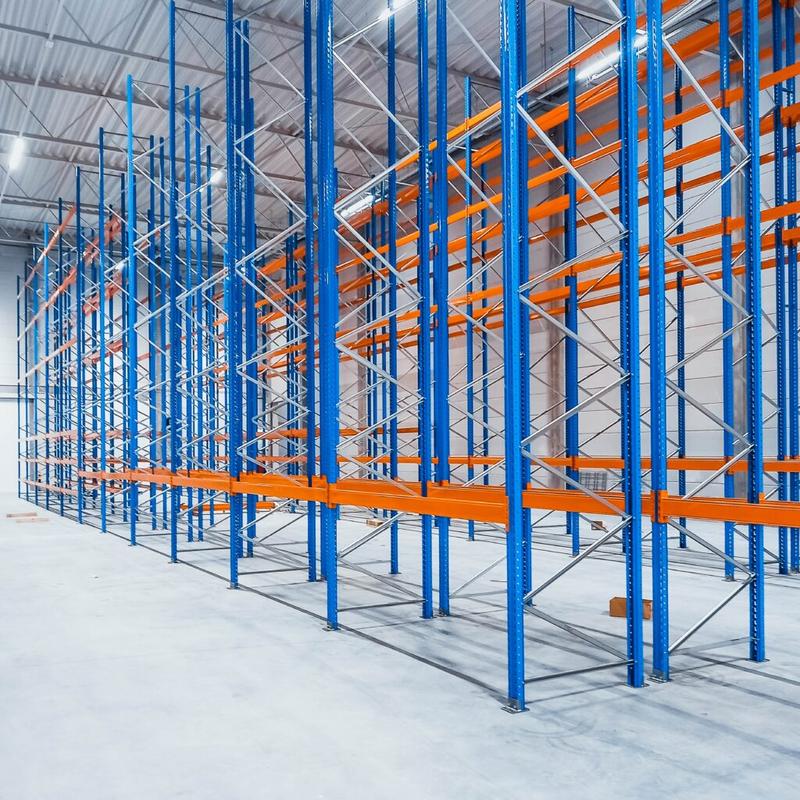 Bezpieczeństwo a montaż regałów