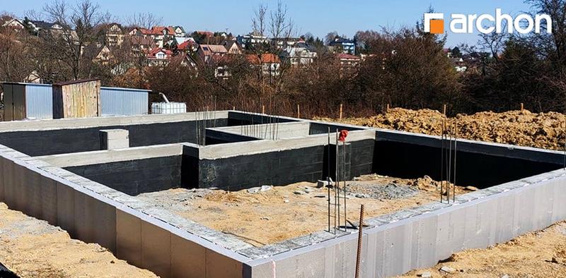 Koszt budowy fundamentów ogrodzeniowych