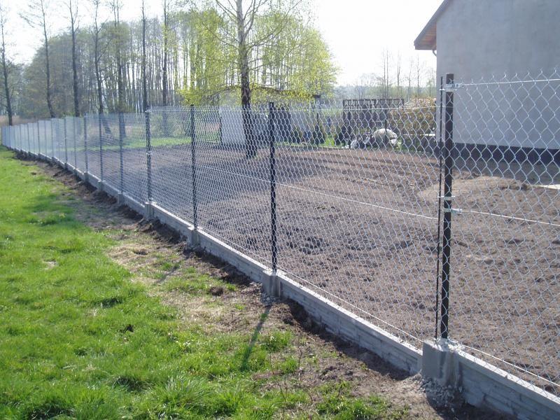 Montaż siatki ogrodzeniowej krok po kroku