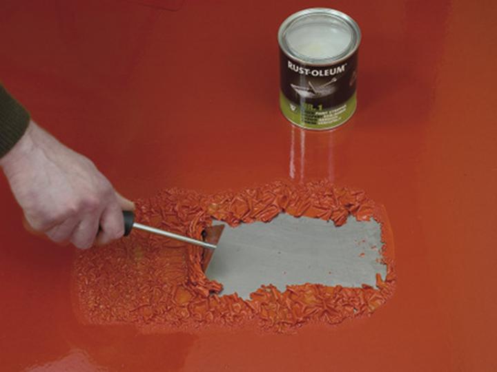 Skuteczne sposoby na usunięcie farby olejnej ze spodni